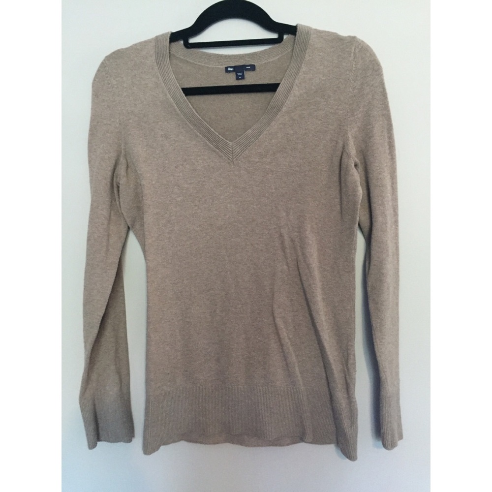 Gap sweater